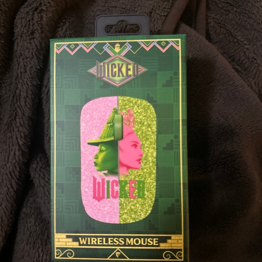 WICKEDLY BEAUTIFUL ELPHABA & GLINDA Pink & Green Wireless Mouse #1